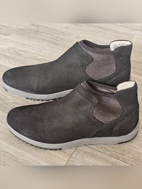 Dansko Women’s Size 39 / 8.5 - 8 Lizette Nubuck Black Waterproof Shoes